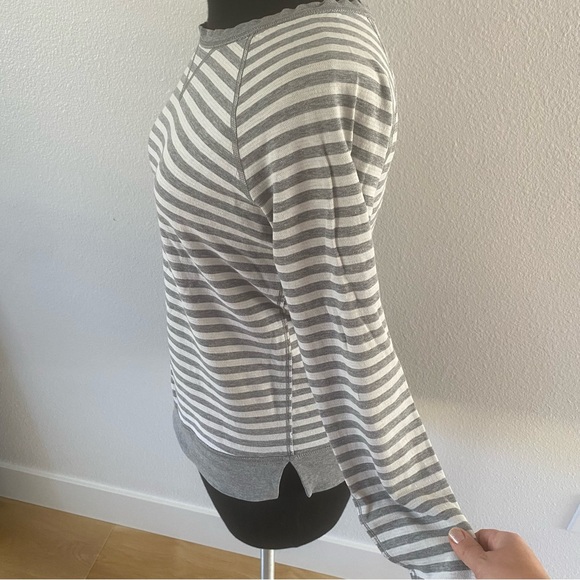 Lululemon Reversible Long Sleeve Top - Picture 8 of 12